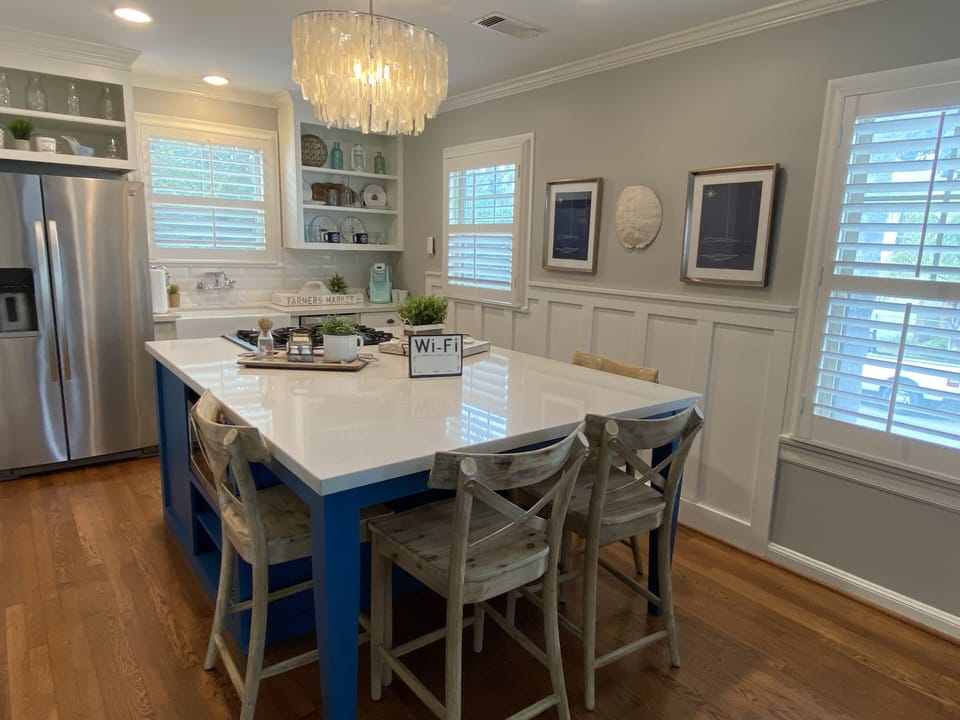 Large island with seating