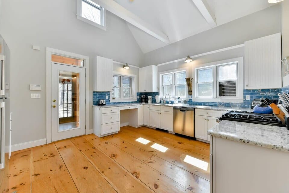 Modern design to complete the whole luxurious Cape Cod experience.