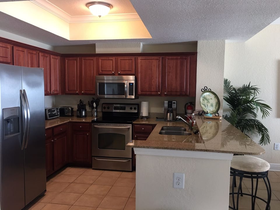 Full kitchen