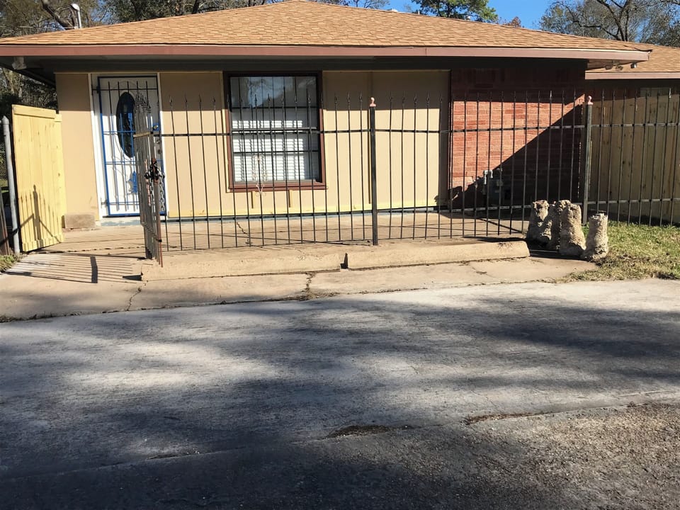 The front of studio with private gate, parking here