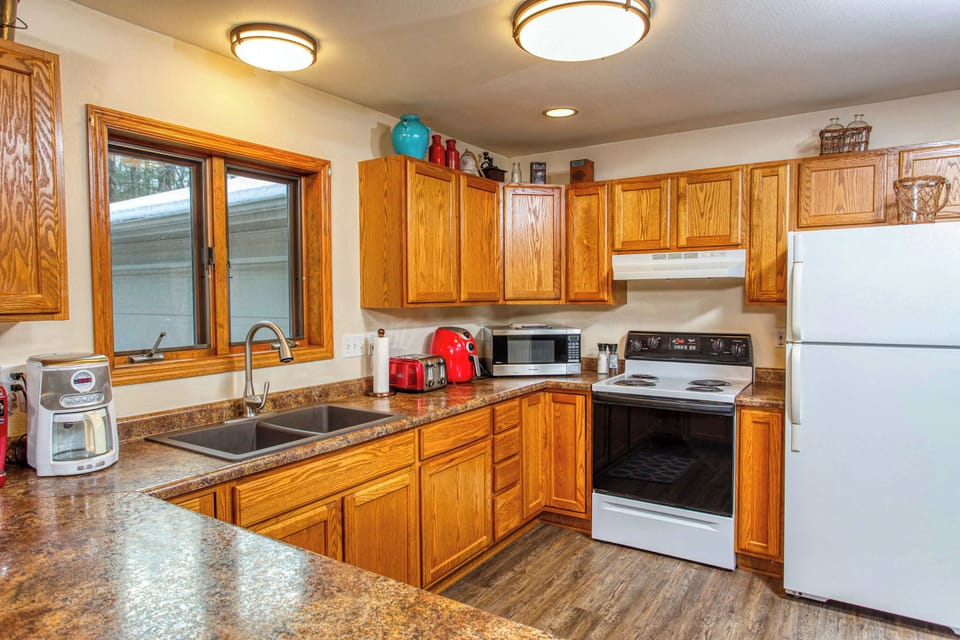Full kitchen