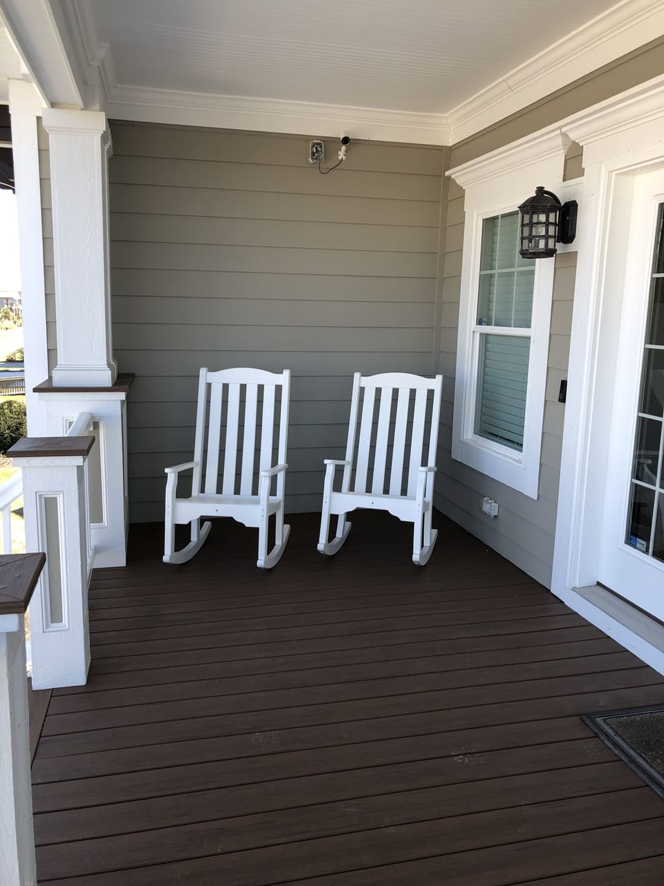 Street side porch/ entry