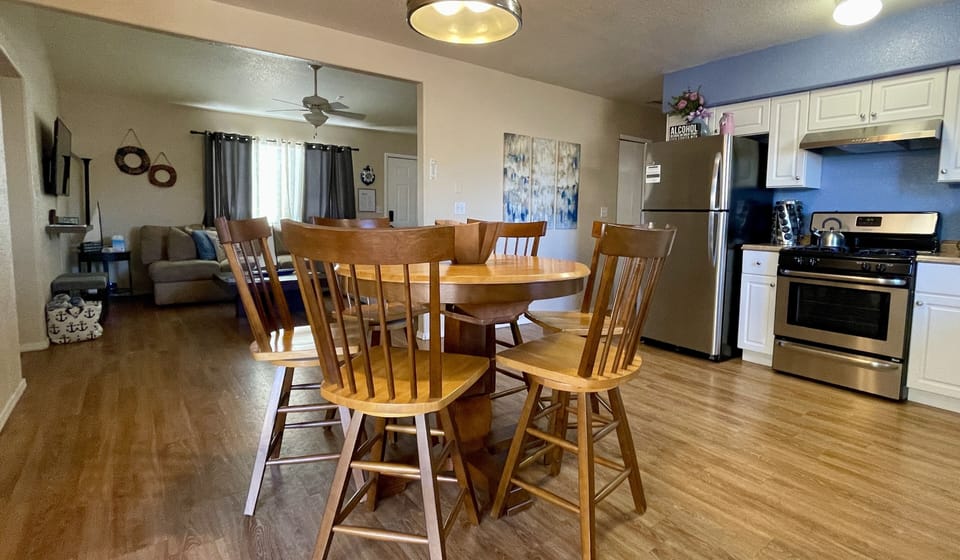 Spacious, open floor plan and vaulted ceilings