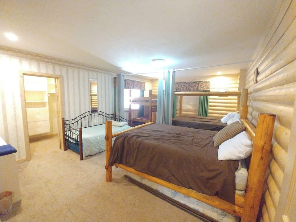 Huge Queen room, another angle showing the walk in closet, adjacent to the Jack and Jill bathroom.