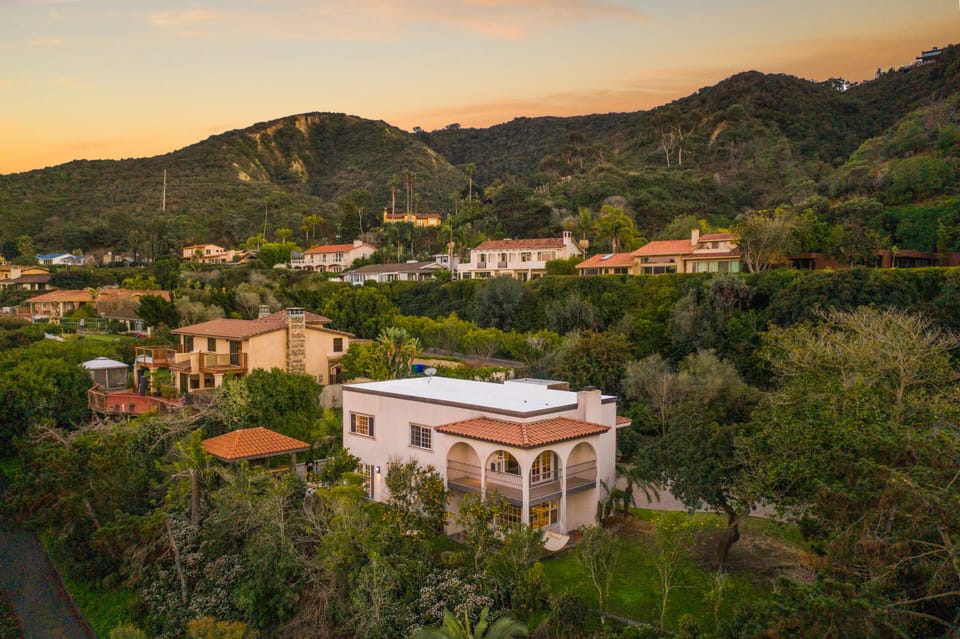 Welcome to Villa Valencia!