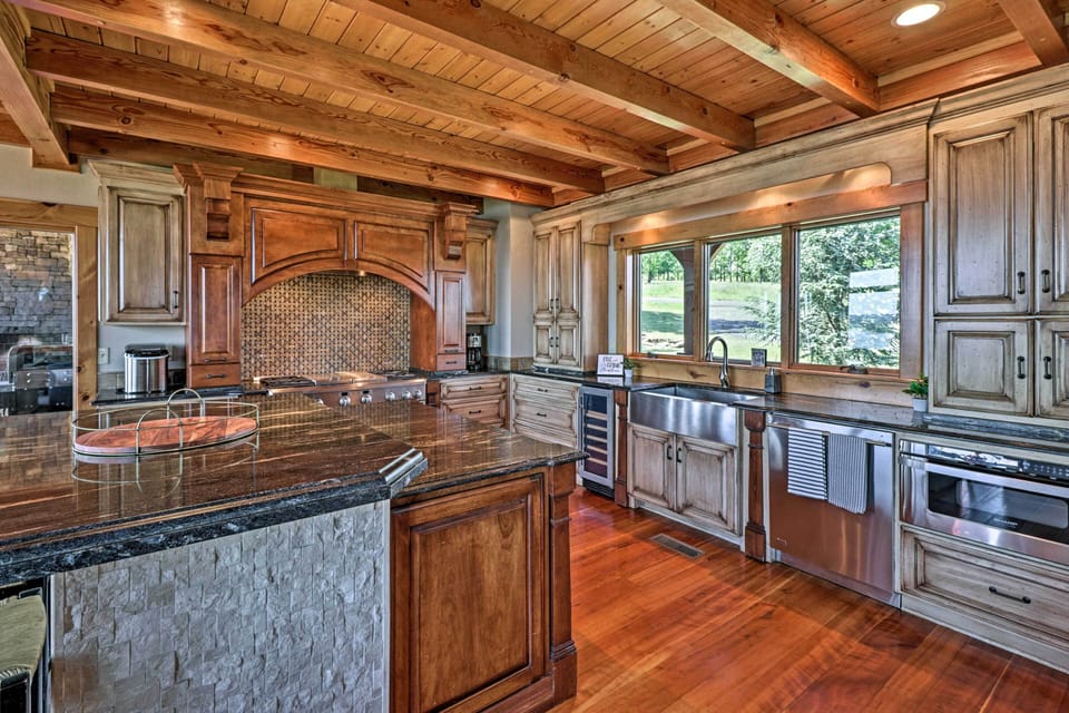 Gourmet Kitchen | Updated Appliances