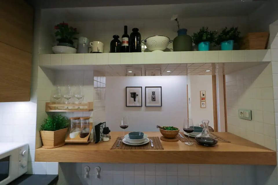 Kitchen Pass through window to the entrance hall