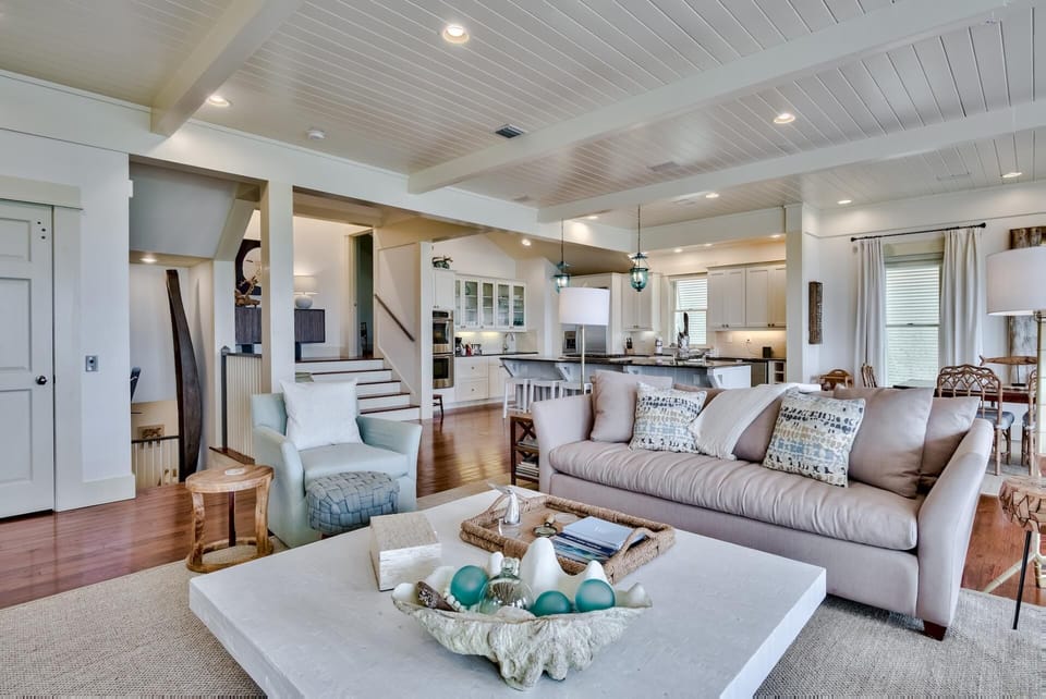 Second Floor: Living Area