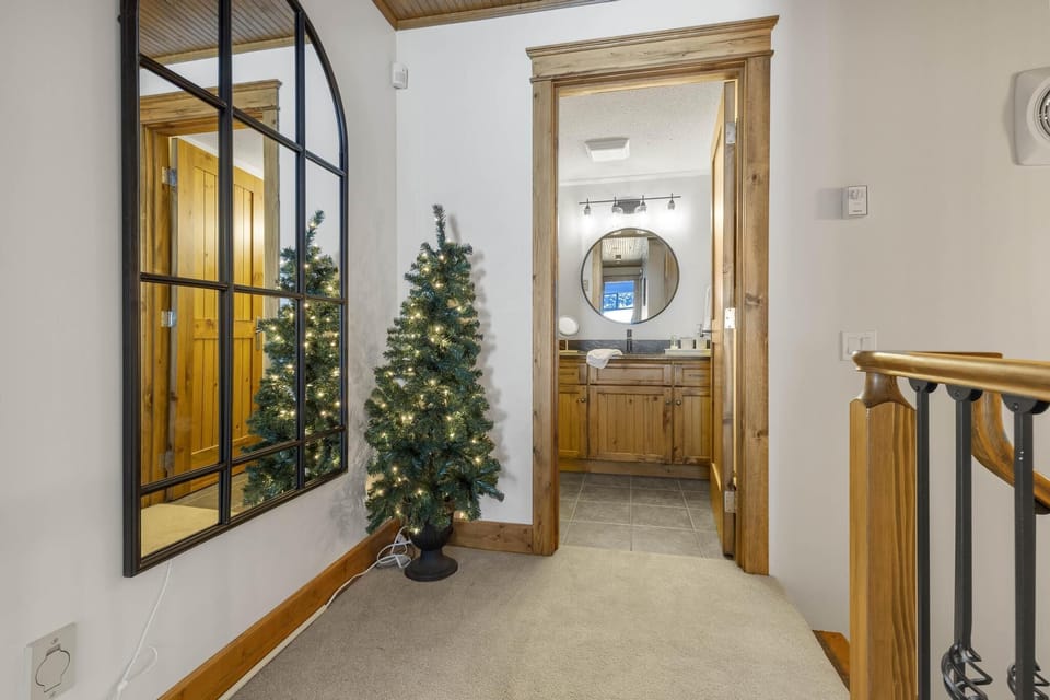Upper level hallway to bedrooms and bathroom