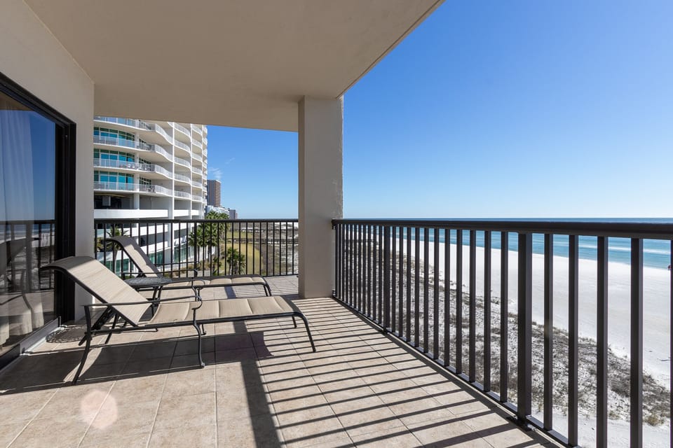 Balcony View - PA401c_balcony1