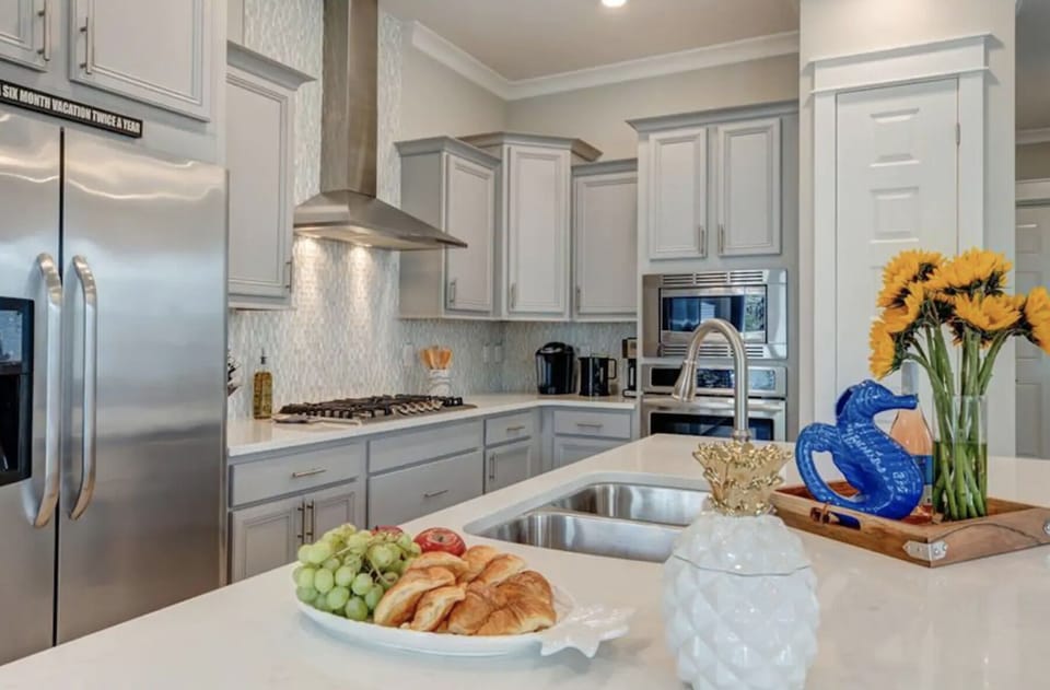 Chef's Kitchen - Fully Equipped