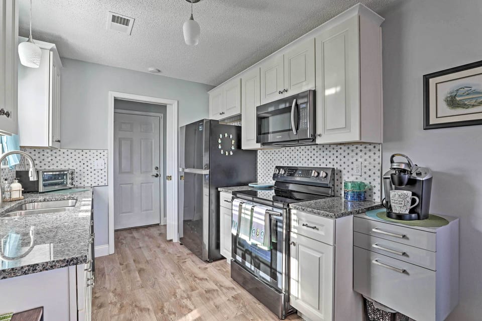 Kitchen | Fully Stocked