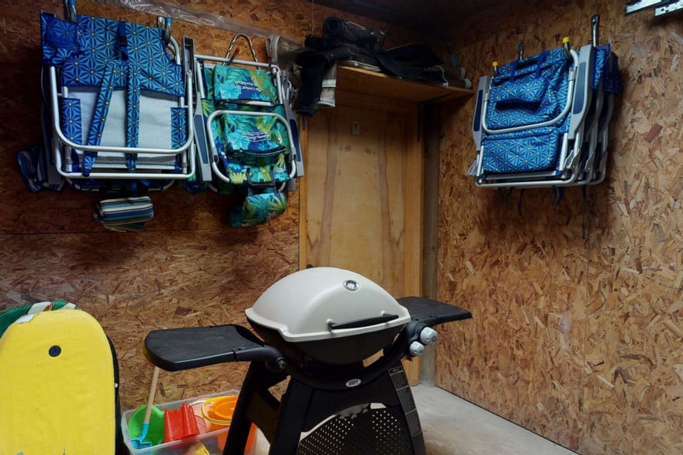 A Golden Retreat comes with a gas grill, beach chairs and beach toys