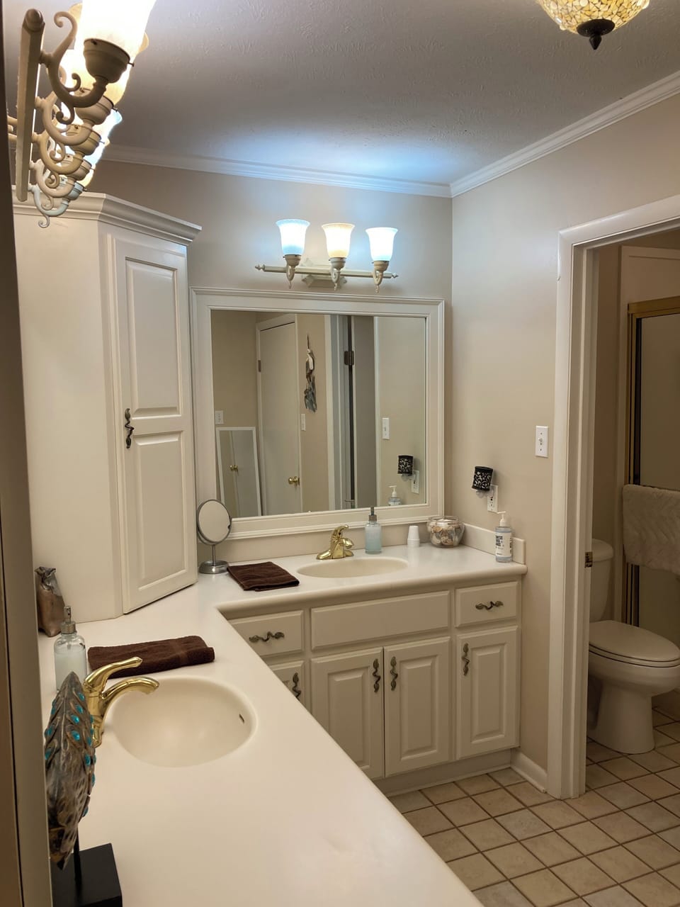 Master Bedroom Bathroom