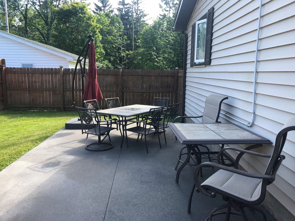 Outdoor dining