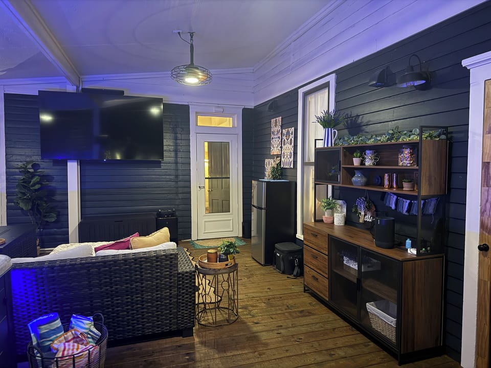 Outdoor living room / hot tub area