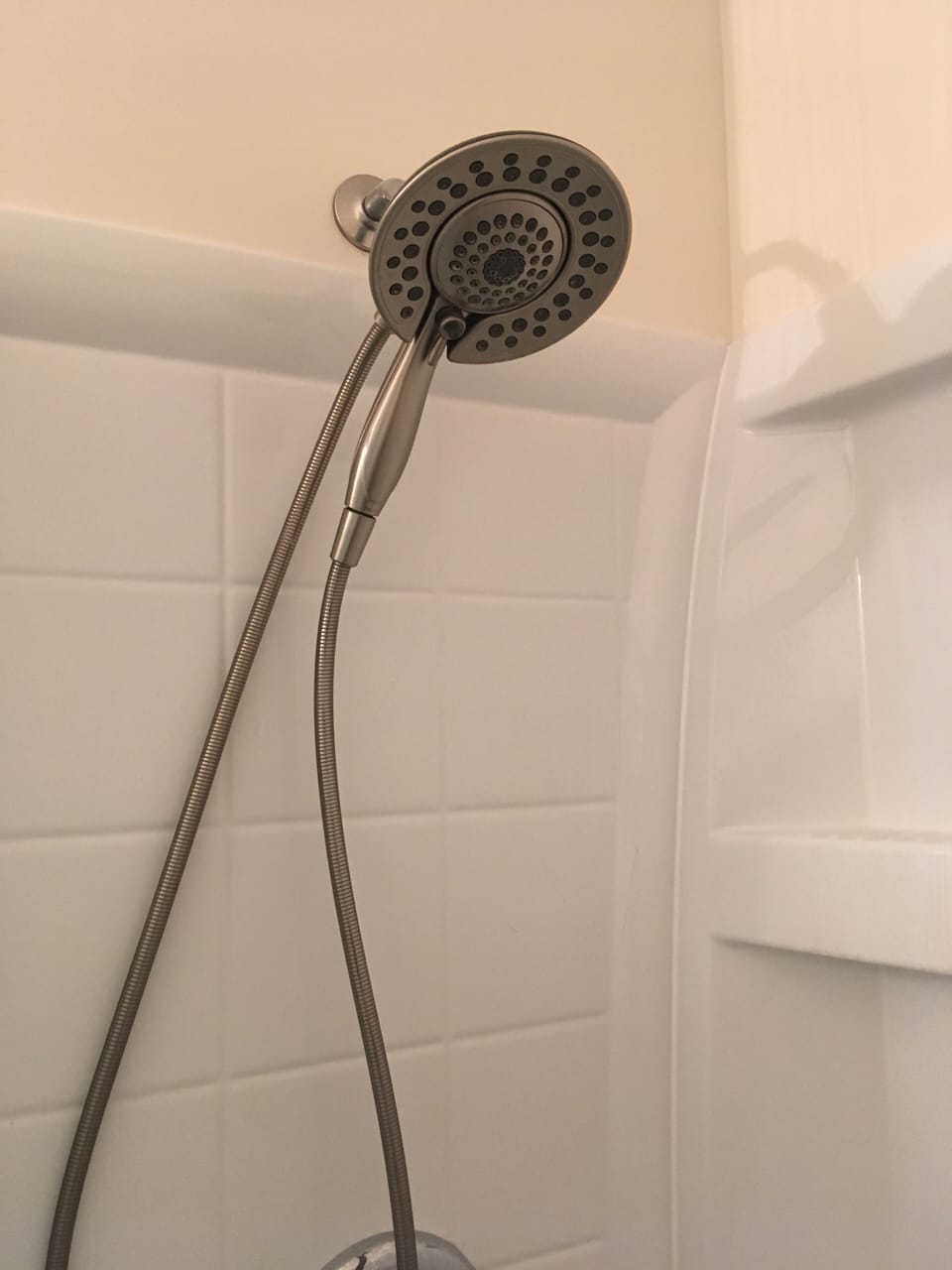 Detachable showerhead.
