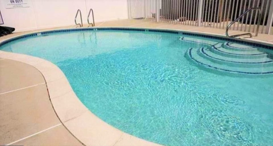Complex pool