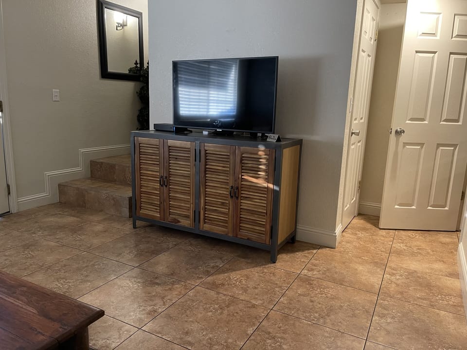 Smart Tv, room downstairs 