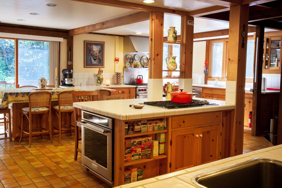 ISLAND with Second Oven, Second Wolf Range, Second Sink