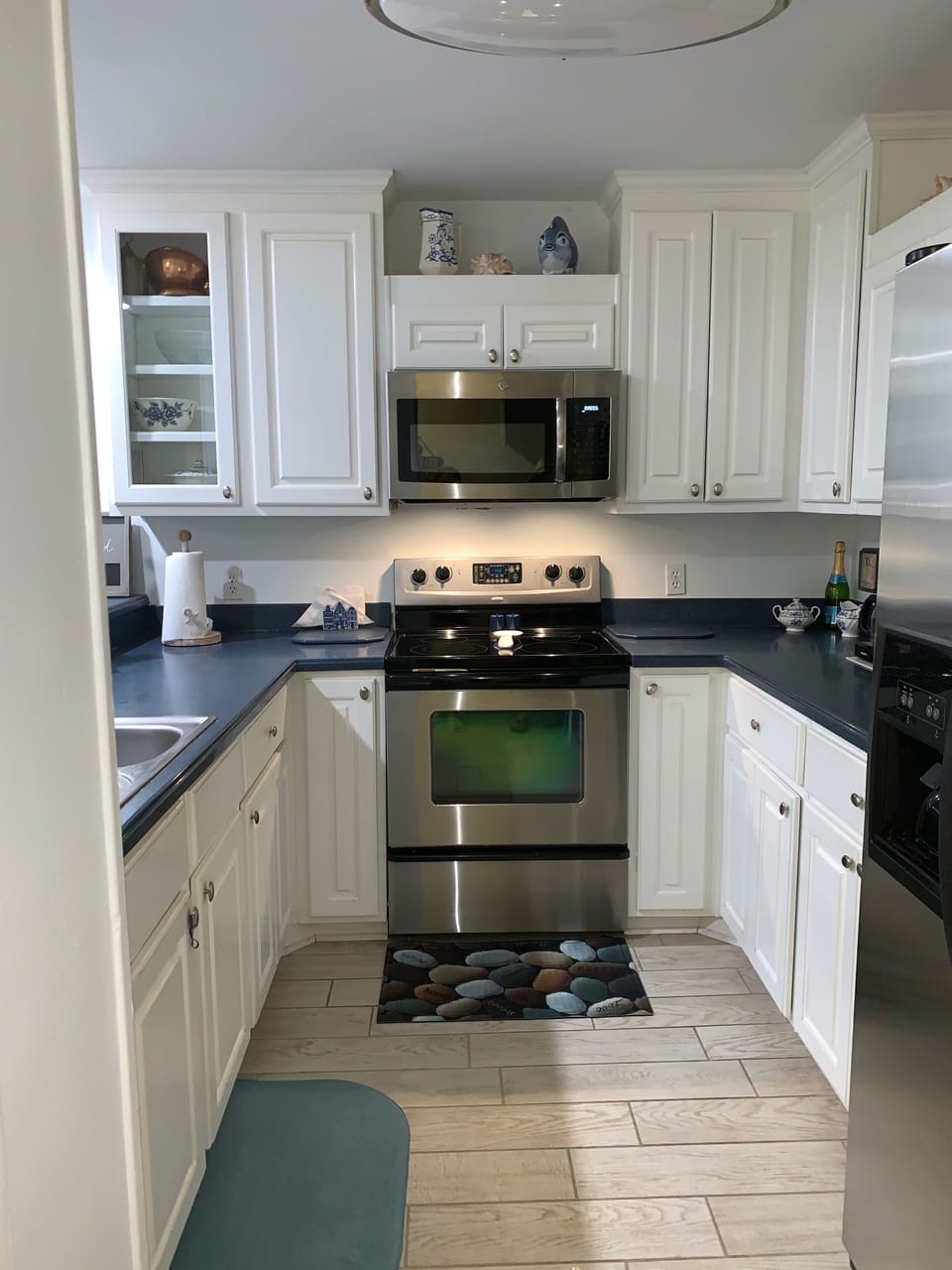 Fully Stocked  Kitchen for all you need  to prepare meals 