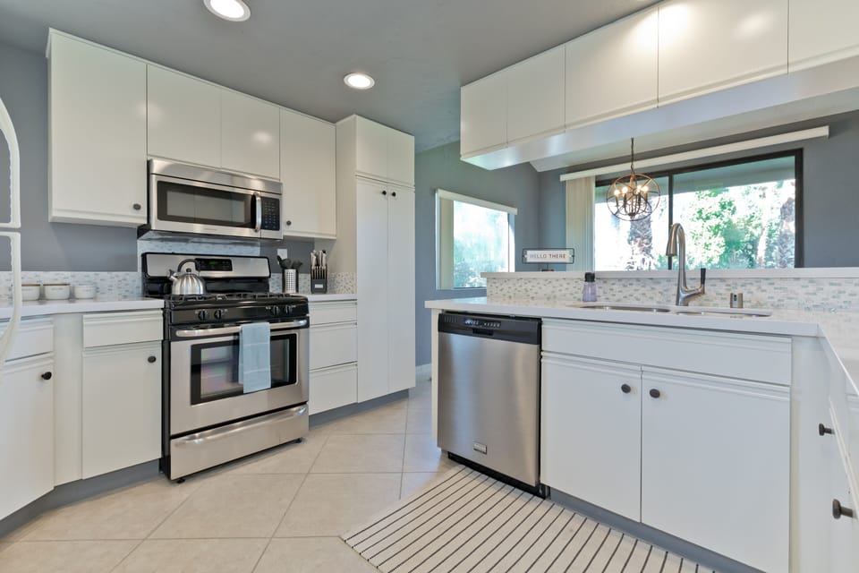 A fully stocked kitchen with everything needed to cook and entertain. 
