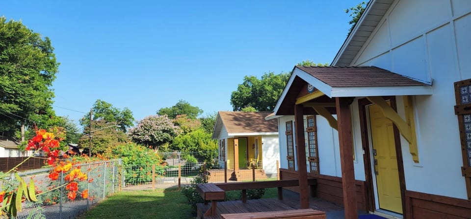 El Bungalow Dos and El Bungalow Uno next door