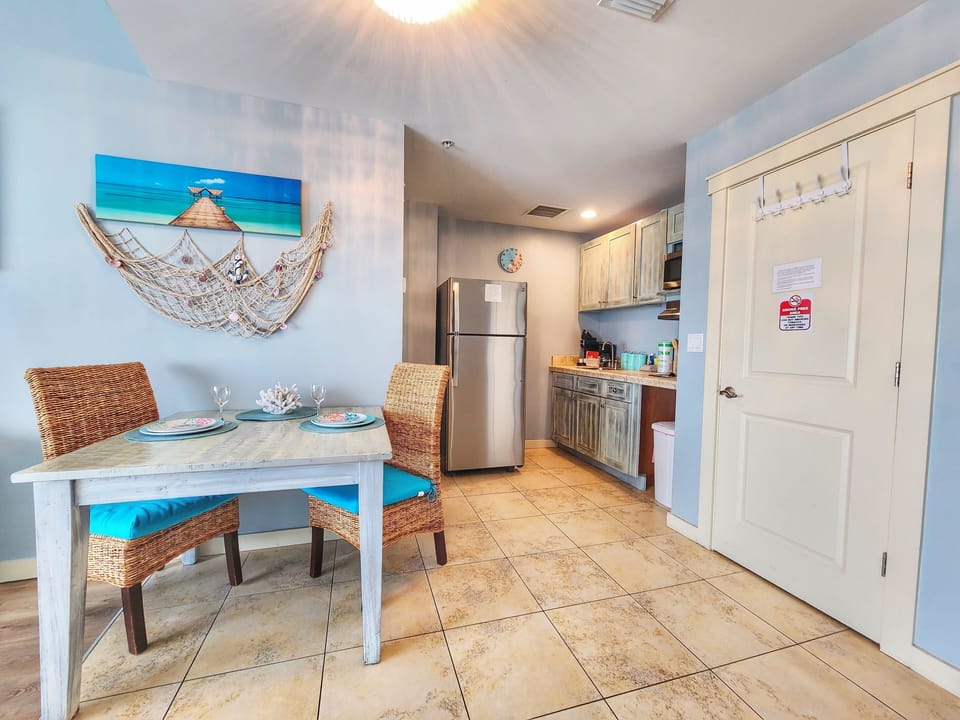 Full size refrigerator and fully equipped kitchenette 