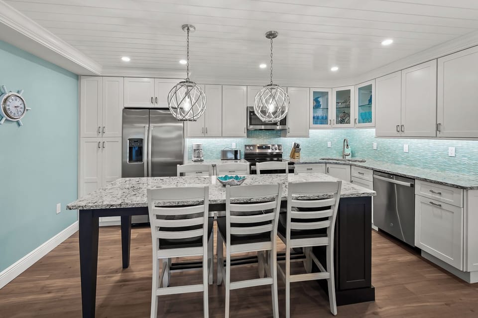 Dining & Kitchen