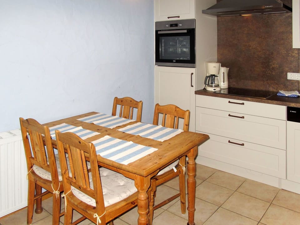 Room, Furniture, Property, Table, Floor, Dining Room, Interior Design, Building, House, Chair