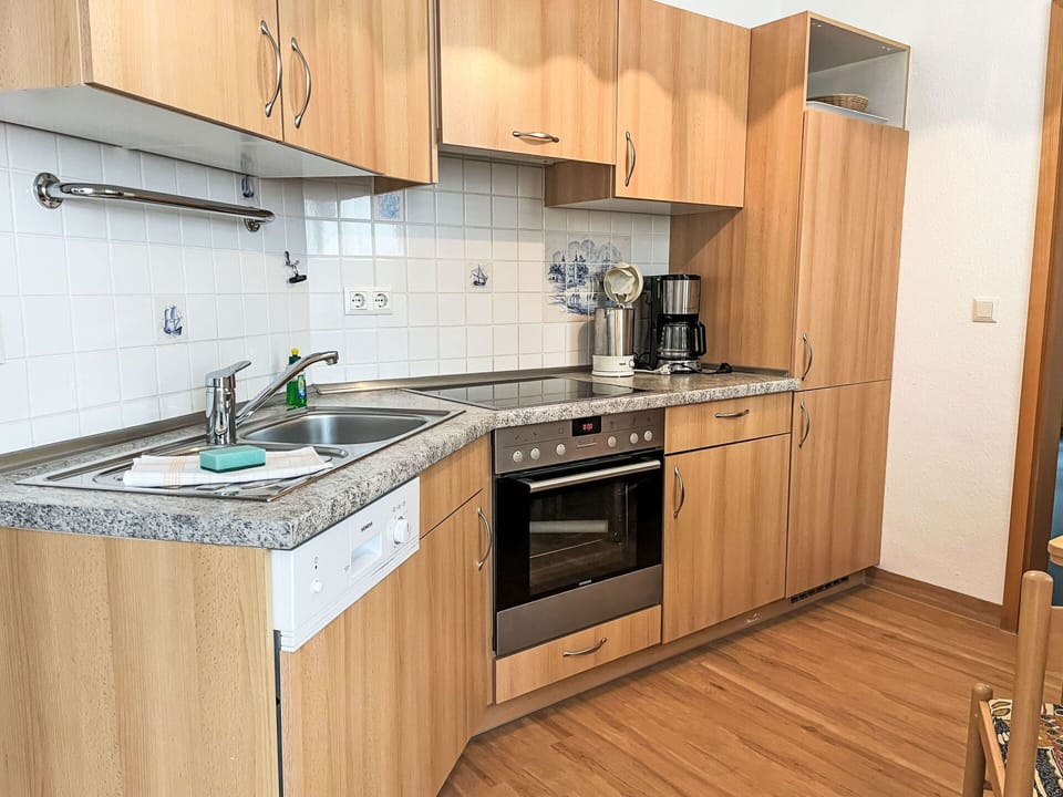 Cabinetry, Countertop, Kitchen Sink, Sink, Building, Kitchen Stove, Tap, Kitchen, Wood, Kitchen Appliance