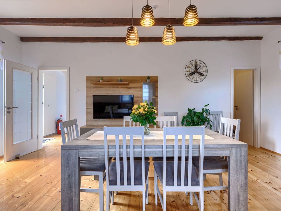 Table, Furniture, Property, Wood, Interior Design, Plant, Chair, Wood Stain, Floor, Flooring