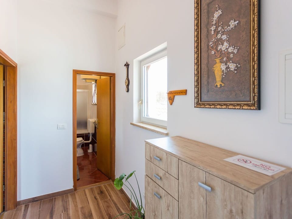 Cabinetry, Property, Building, Picture Frame, Door, Drawer, Wood, Paint, Window