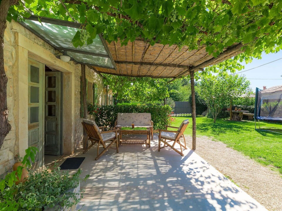 Property, Real Estate, Building, House, Residential Area, Yard, Home, Backyard, Pergola, Botany