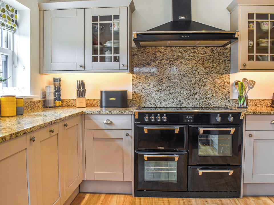 Well equipped kitchen | Midge - Lower Trembath, Buryas Bridge, near Penzance