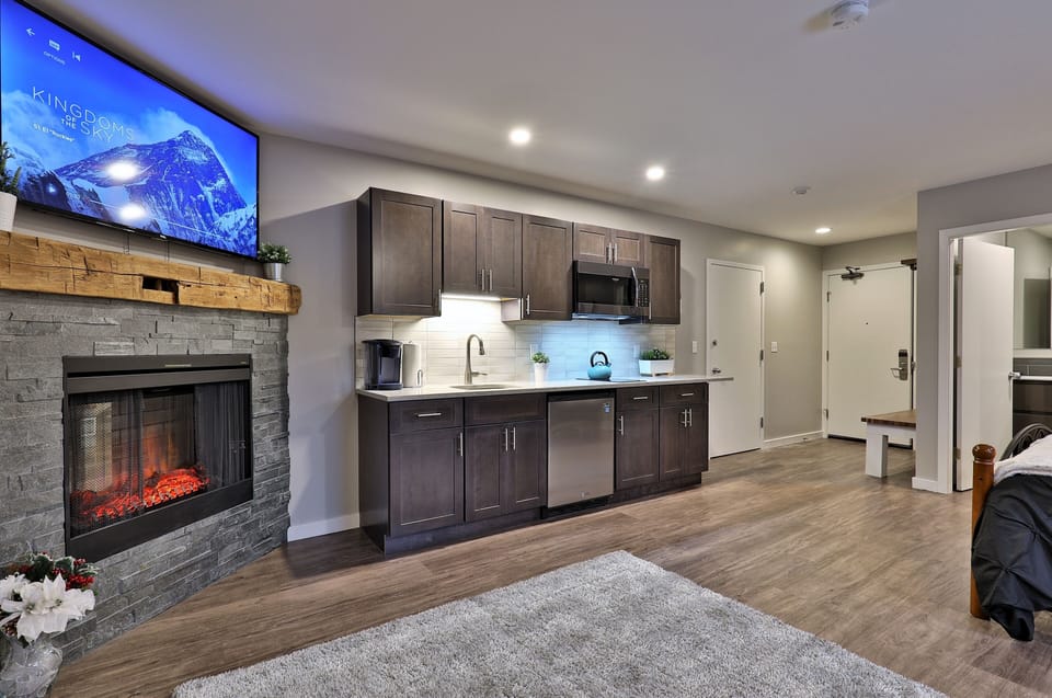 The electric fireplace to keep you warm and feel like home.