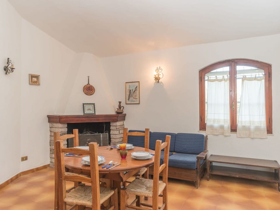 Furniture, Property, Table, Picture Frame, Chair, Wood, Flooring, Interior Design, Window, Floor