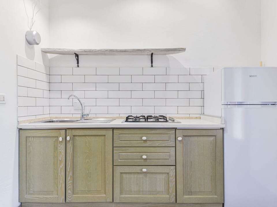 Cabinetry, Building, Countertop, Property, Furniture, Drawer, Tap, Kitchen, Wood, Kitchen Stove