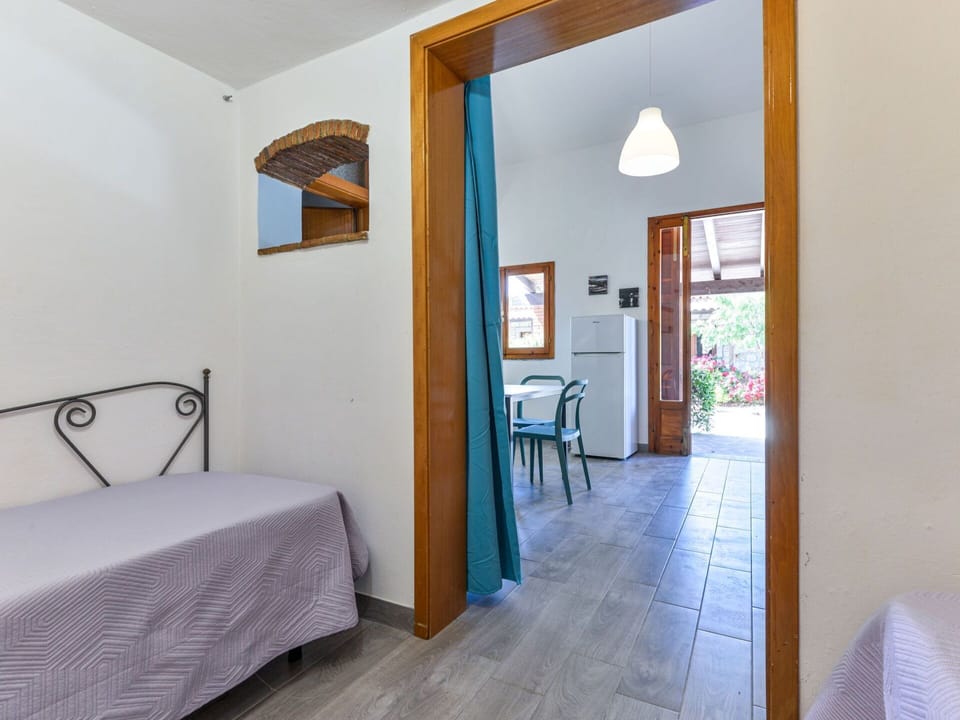 Cloud, Water, Sky, Property, Plant, Swimming Pool, Building, Window, Azure, Blue