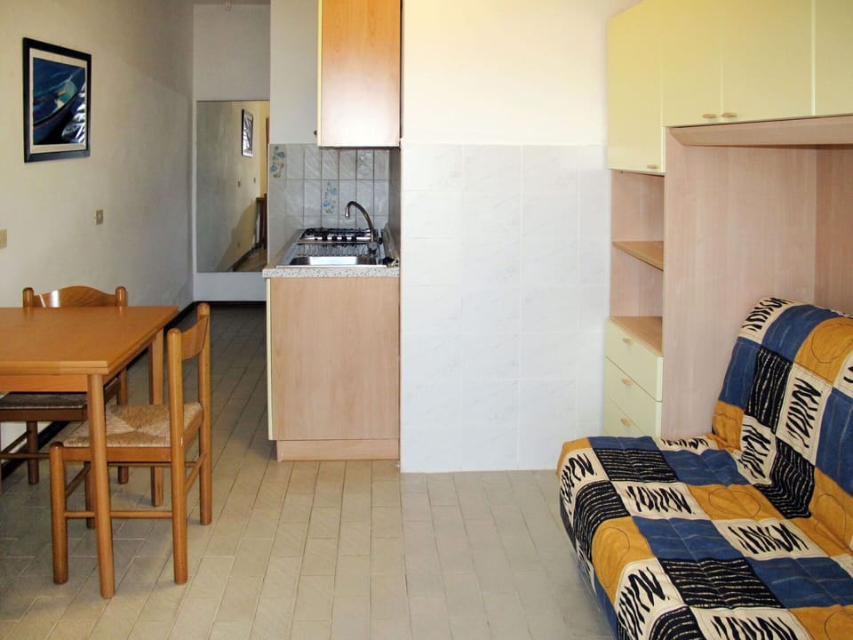 Room, Furniture, Property, Floor, Interior Design, Bed, Bedroom, Building, Wall, Real Estate