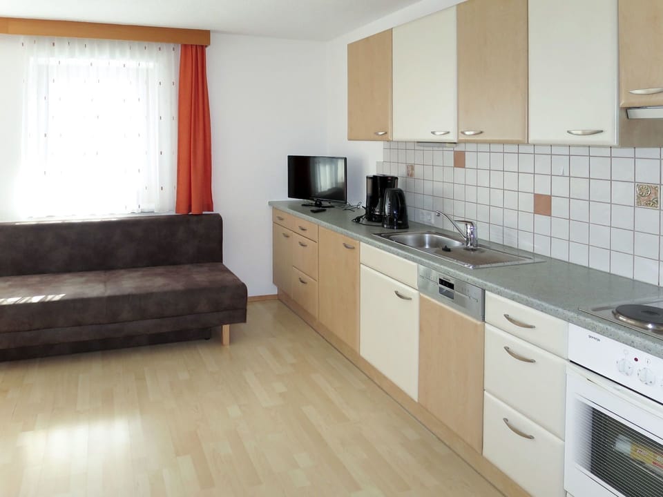Property, Room, Furniture, Kitchen, Countertop, Cabinetry, Building, Floor, Interior Design, House
