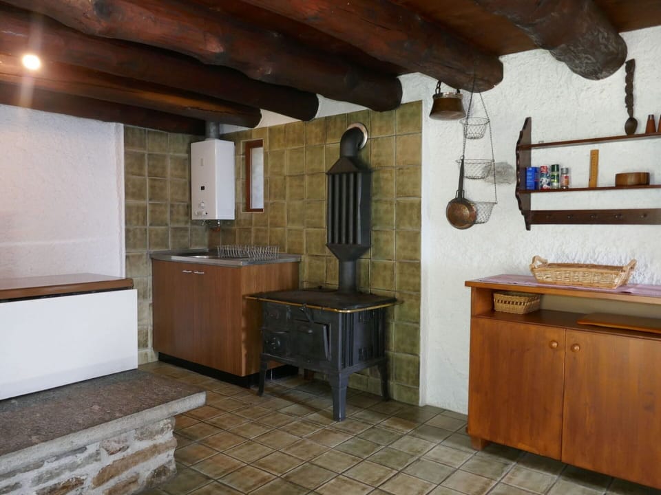 Cabinetry, Property, Building, Countertop, Wood, Kitchen, Window, House, Interior Design, Flooring