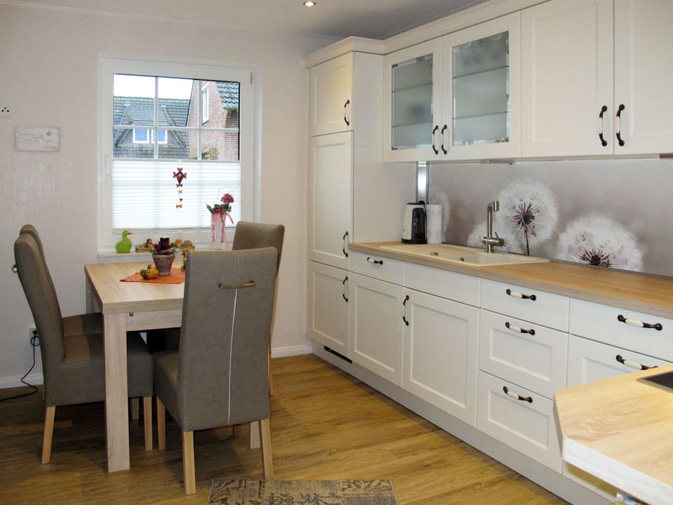 Room, Furniture, Property, Countertop, Cabinetry, Kitchen, Interior Design, Floor, Sink, Building