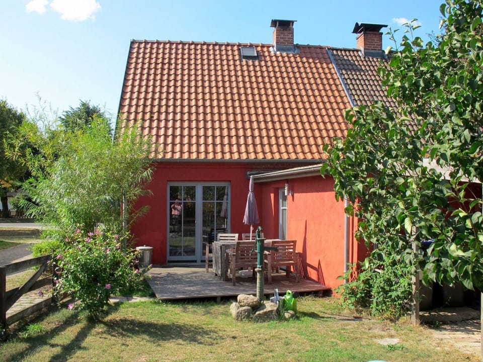 Property, House, Cottage, Building, Home, Real Estate, Farmhouse, Rural Area, Facade, Architecture