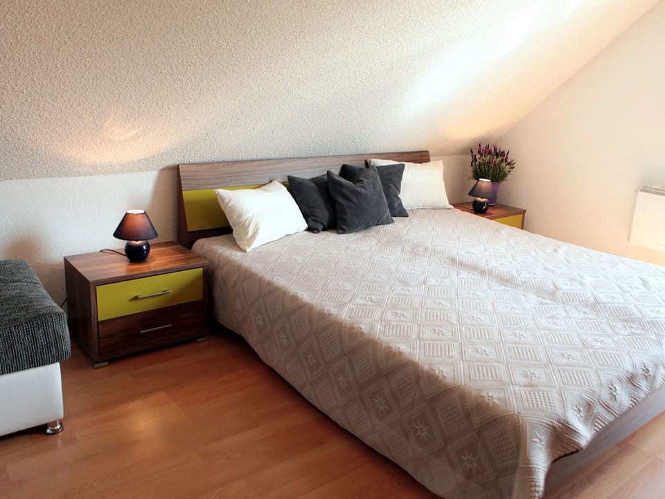 Bedroom, Bed, Furniture, Room, Mattress, Bed Sheet, Property, Bed Frame, Bedding, Interior Design
