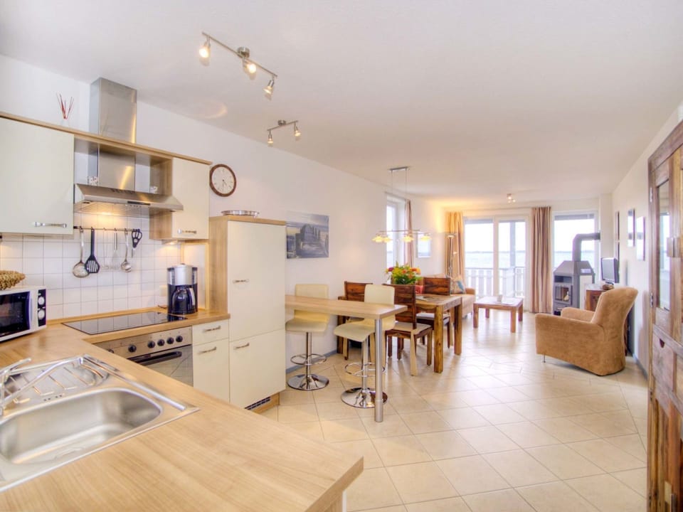 Property, Room, Building, Interior Design, Furniture, House, Floor, Real Estate, Ceiling, Kitchen