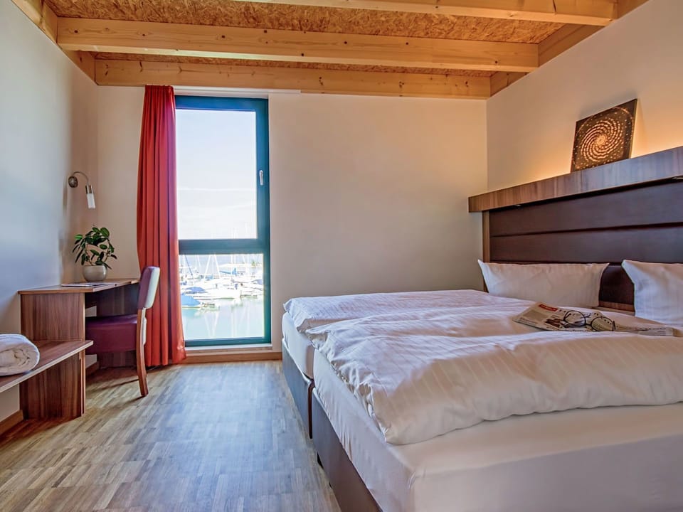 Bedroom, Bed, Furniture, Room, Property, Interior Design, Bed Sheet, Bed Frame, Ceiling, Floor