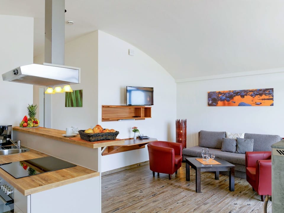 Room, Furniture, Interior Design, Property, Living Room, Building, Table, Ceiling, House, Floor