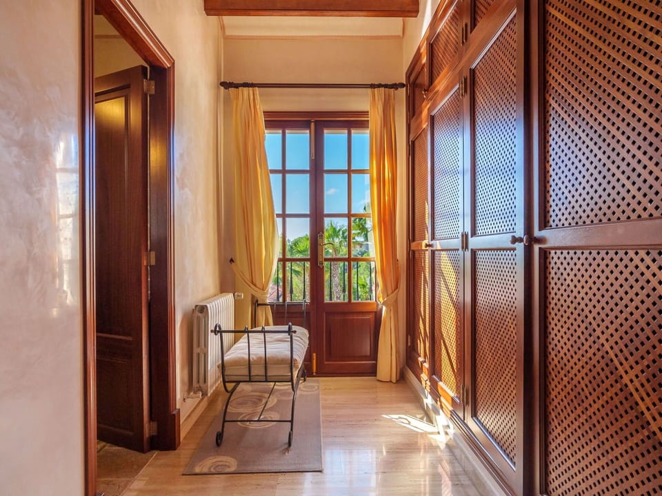Wood, Door, Shade, Interior Design, Floor, Building, Flooring, Hardwood, Real Estate