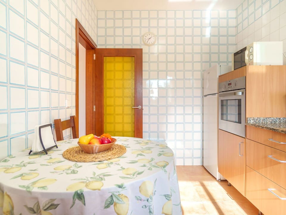 Furniture, Property, Cabinetry, Table, Building, Window, Interior Design, Door, Floor